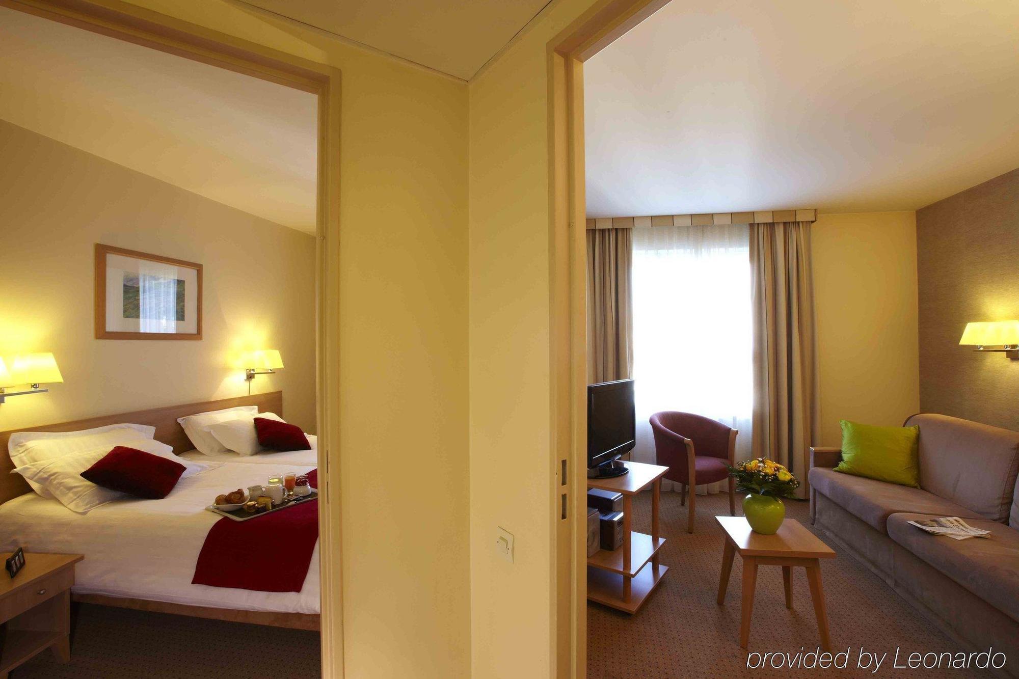 Residence Inn By Marriott Paris Didot Montparnasse Exterior photo