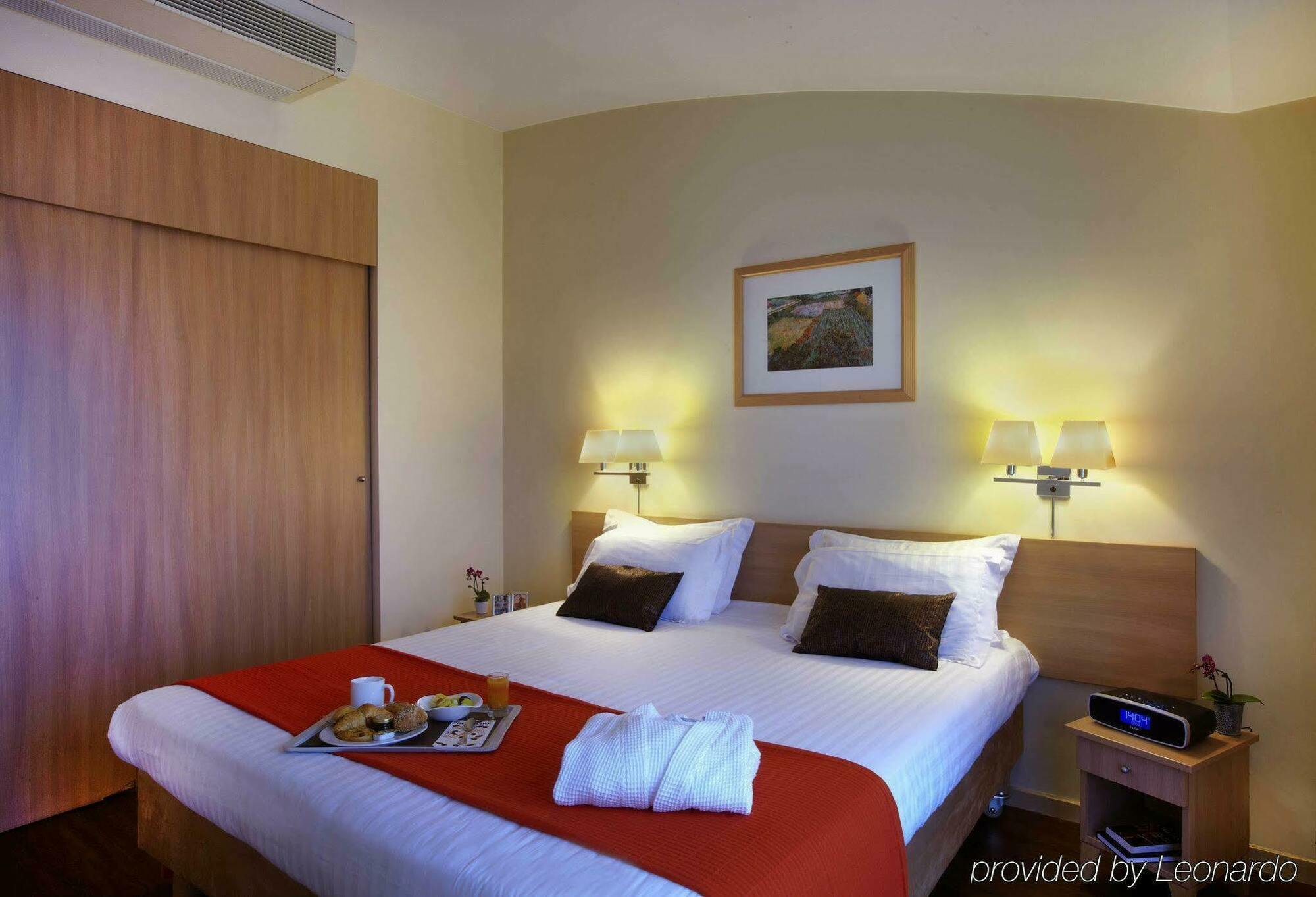 Residence Inn By Marriott Paris Didot Montparnasse Exterior photo